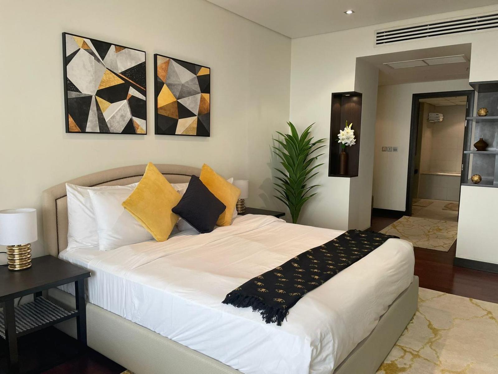 Anantara Hotel Apartment Palm Jumeirah Connected Anantara Hotel دبي المظهر الخارجي الصورة